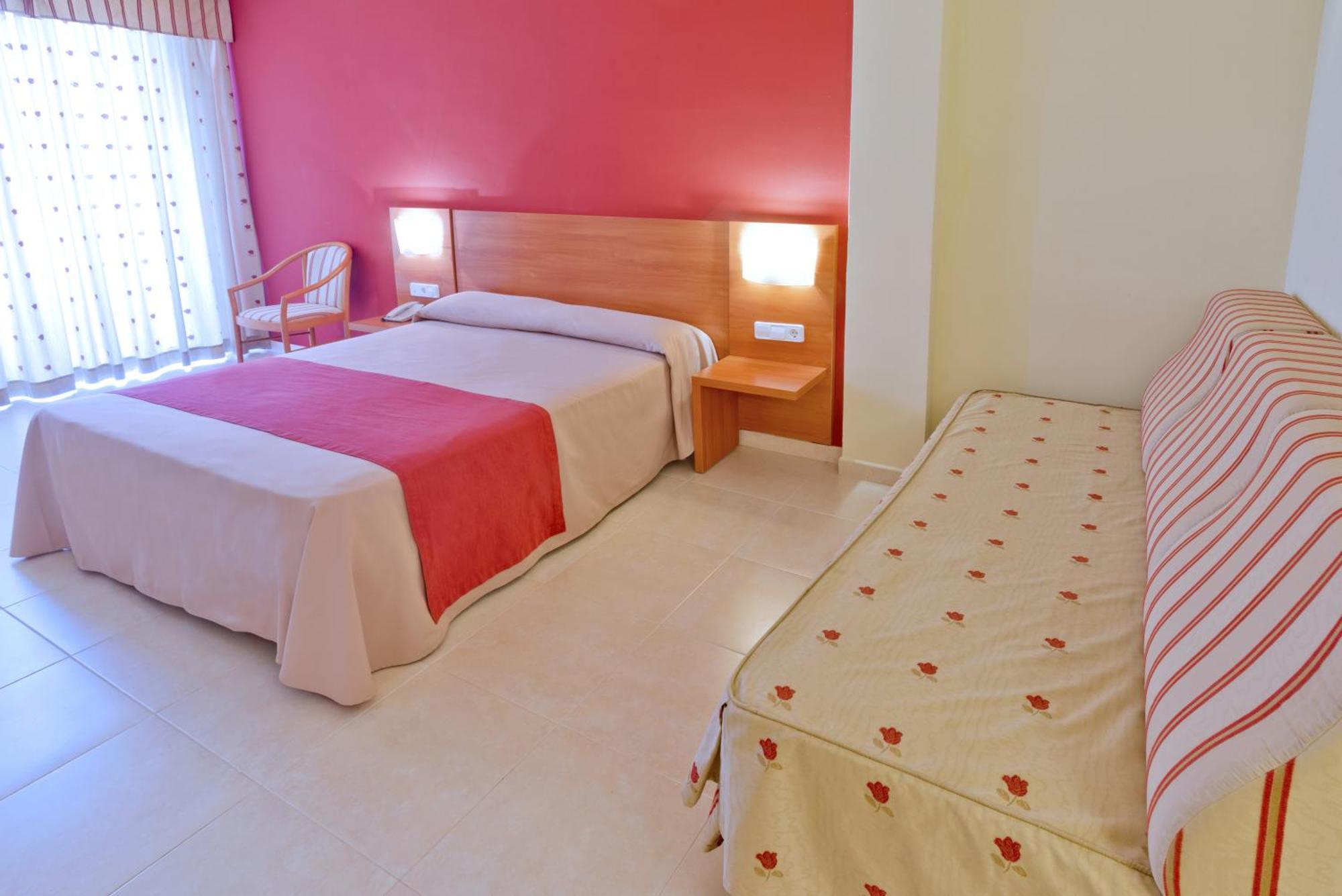 Hotel Montemar Maritim Santa Susanna Quarto foto